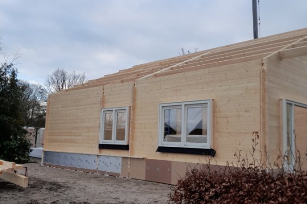 052.23.logwoning-houten-woning-jansen_blokhuizen011.jpg