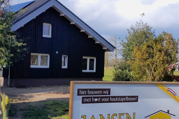 052.23.logwoning-houten-woning-jansen_blokhuizen026.jpg