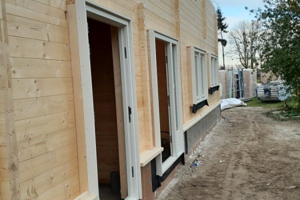 052.23.logwoning-houten-woning-jansen_blokhuizen010.jpg