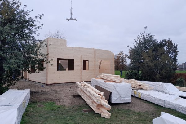 052.23.logwoning-houten-woning-jansen_blokhuizen07.jpg